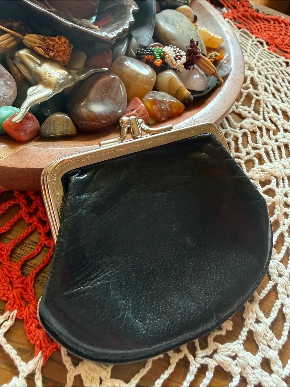 Vintage mid-century black leather coin purse with kiss-lock frame